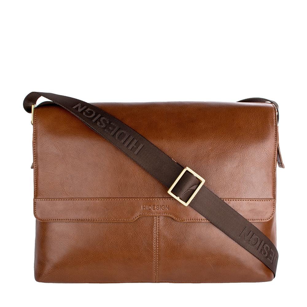 Helvellyn Medium Leather Messenger